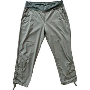 Gramicci Light Flight Tech Capri Crop Athletic Jogger Pants Green Olive M Cinch